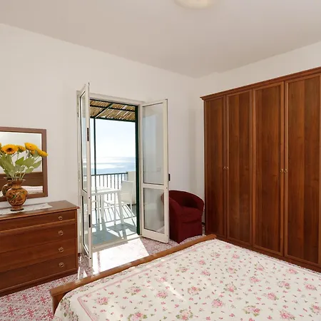 Blue Flowers B Apartman Amalfi